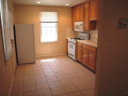 2 beds, 1 bath, $1,800