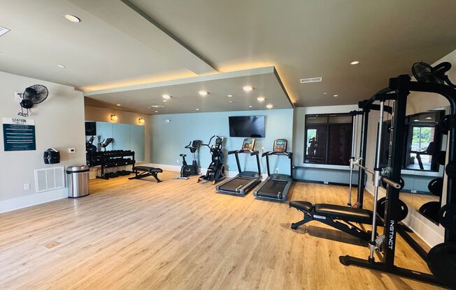 Studio, 1 bath, 640 sqft, $1,399, Unit 421 S2
