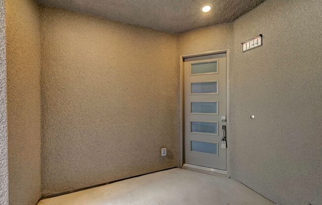 GORGEOUS UPGRADED TOWNHOME in West Summerlin!