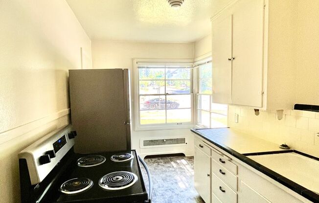 1 bed, 1 bath, $1,325, Unit 1085