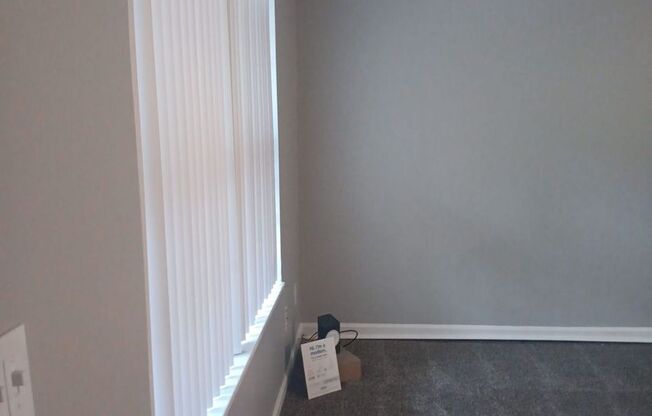 1 bed, 1 bath, 555 sqft, $615, Unit 7814-110