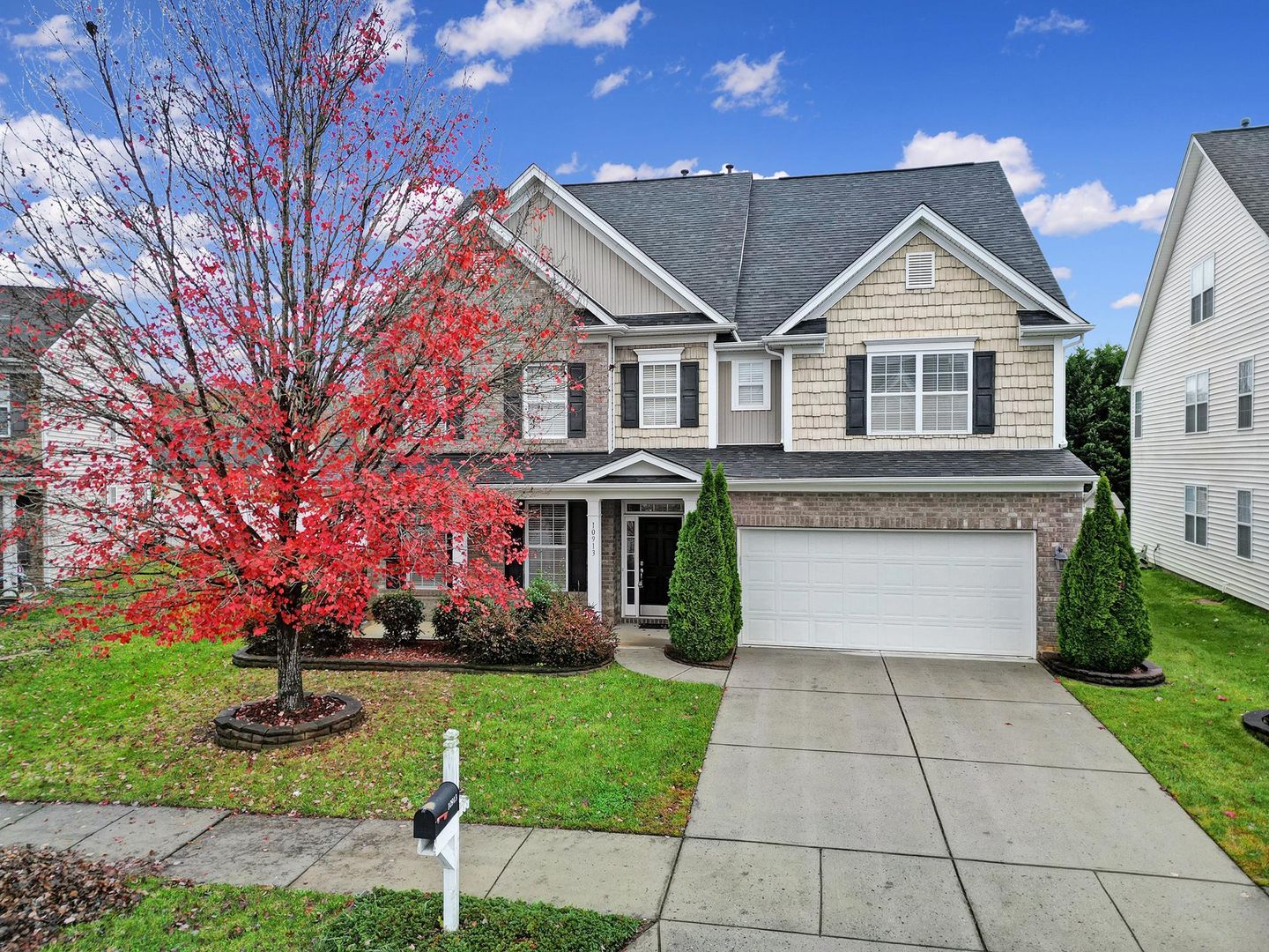 Stunning 5 Bed 3 Bath home in Davidson!