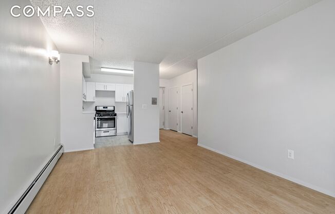 1 bed, 1 bath, $2,700, Unit LD