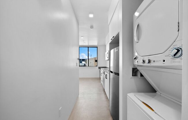 Studio, 1 bath, 347 sqft, $1,895, Unit Unit 8