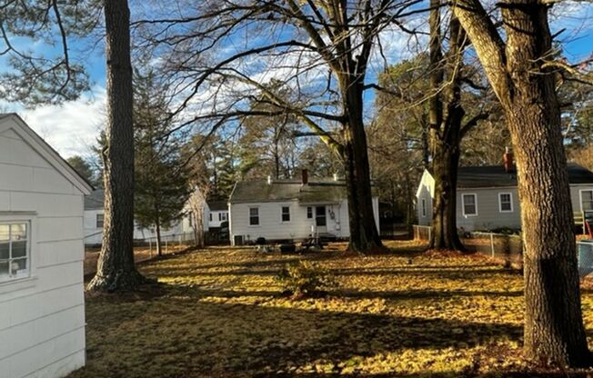 -- 3 BR/ 1 BA Three Bedroom Ranch House