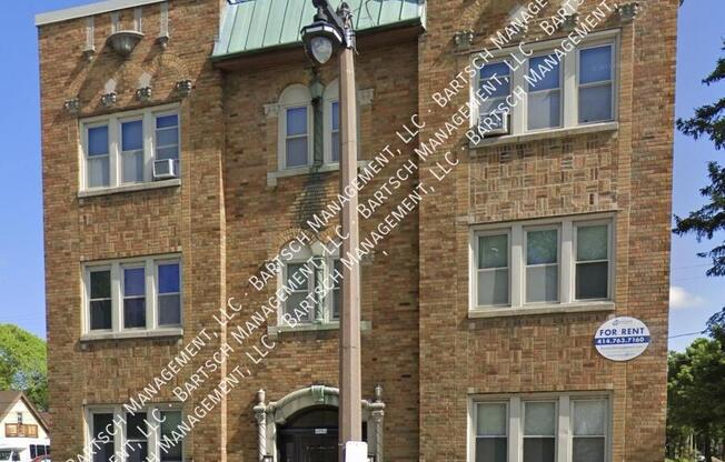 4904 W VLIET ST