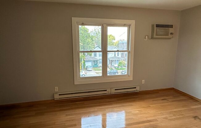 Studio, 1 bath, 350 sqft, $1,150, Unit Unit 212