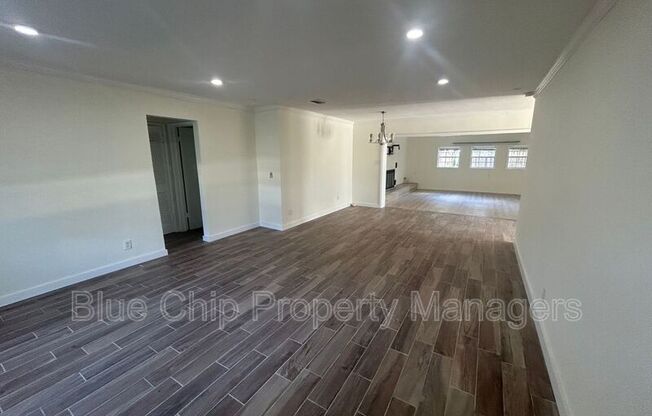 4634 W SUNSET BLVD