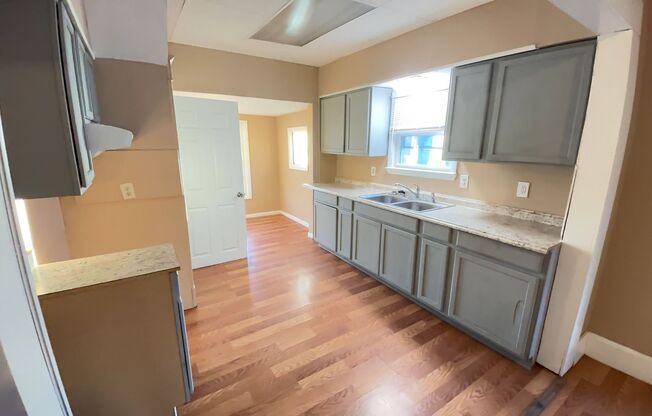 3 beds, 1 bath, $1,225