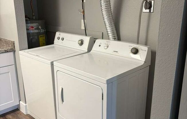 2 beds, 1 bath, 850 sqft, $1,575, Unit 1107 L6