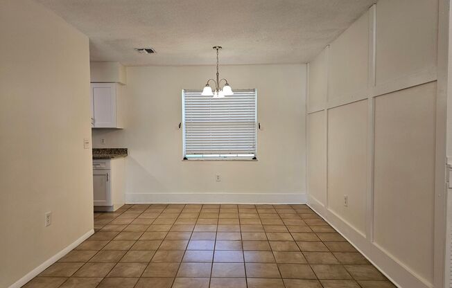 Cozy 3 Bedroom 2 bathroom Home in Prime Orlando Location – Available for Rent!