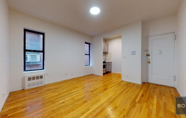 2 beds, 1 bath, $4,000, Unit 5C