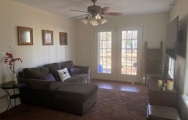3/2 Minutes from Lake Texoma! Furnished or Unfurnished!