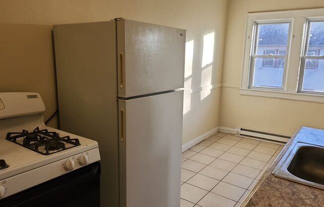 1 bed, 1 bath, 575 sqft, $700, Unit 1