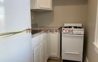 Studio, 1 bath, $795, Unit 24