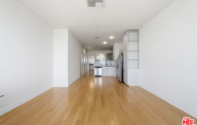 1 bed, 1 bath, 710 sqft, $2,400, Unit 1609