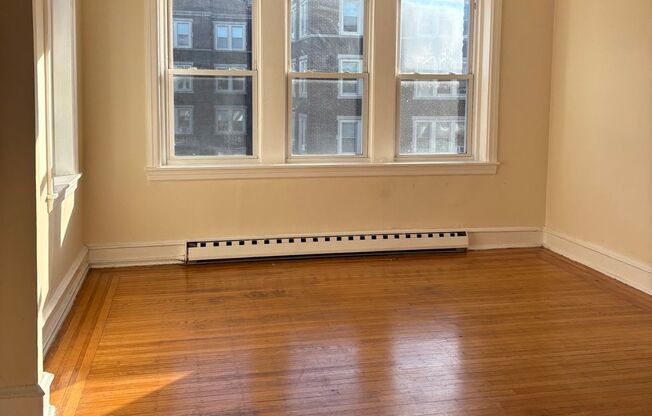 3 beds, 1 bath, 1,425 sqft, $1,495, Unit 4839-D2