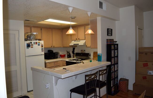 Oxnard Condominium 1 Bedroom 1 Bathroom private garage