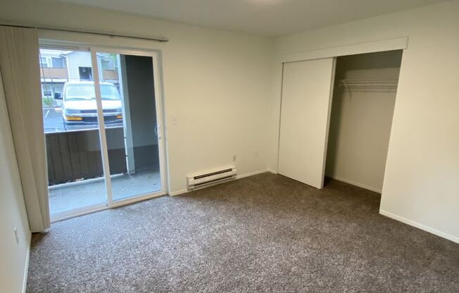 2 beds, 1 bath, 880 sqft, $1,699, Unit K-103