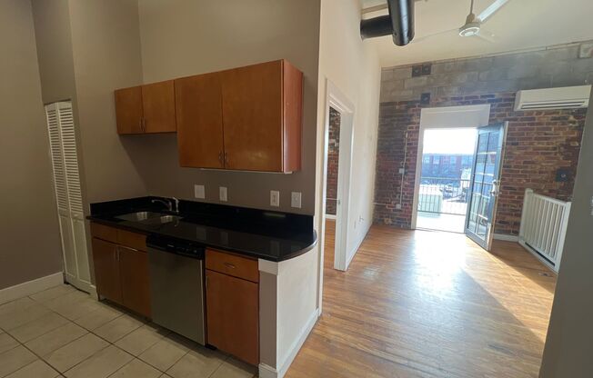 3 beds, 2 baths, 1,223 sqft, $1,850, Unit 4E