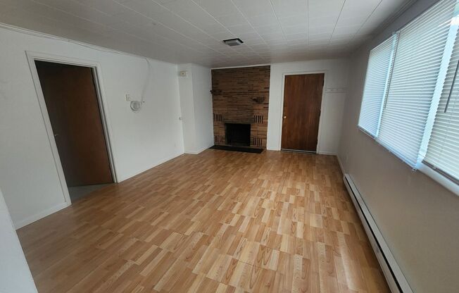 463-465 SW State Street