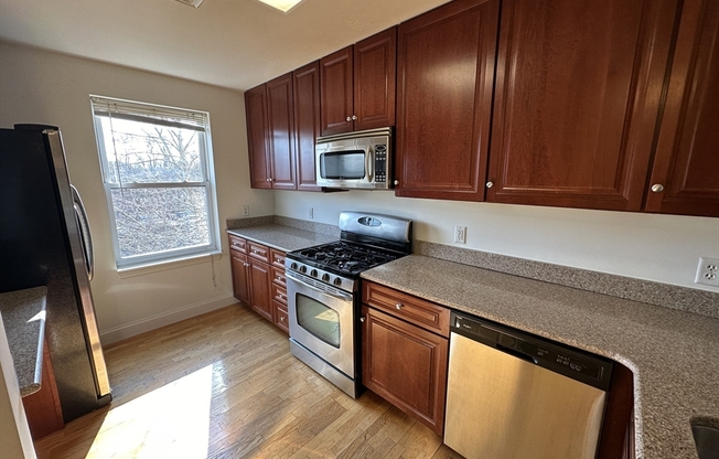 2 beds, 2 baths, 1,200 sqft, $3,200, Unit 216