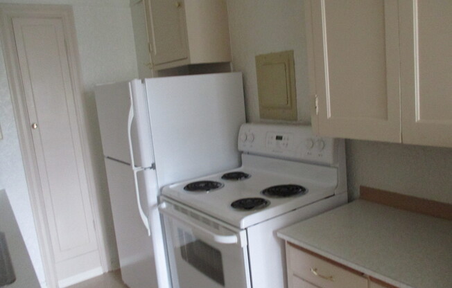 1 bed, 1 bath, $700, Unit 409