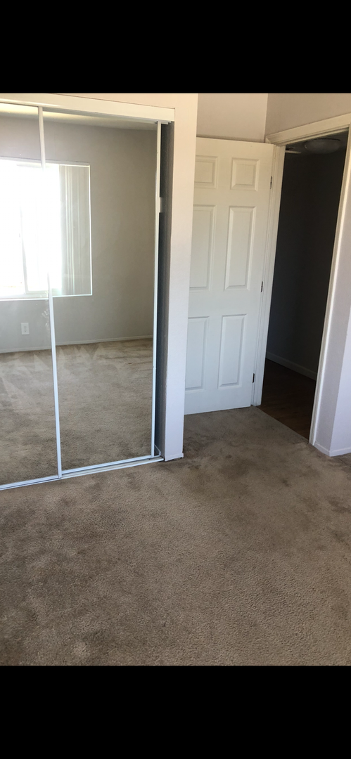 2 beds, 2 baths, 920 sqft, $2,700, Unit 2240-15