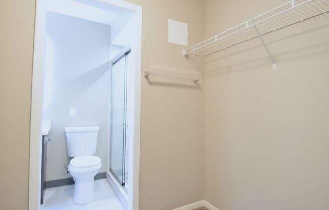 3 beds, 2 baths, 1,300 sqft, $2,480, Unit 3111-5