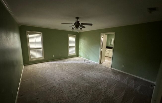 2113 EVERGREEN DR