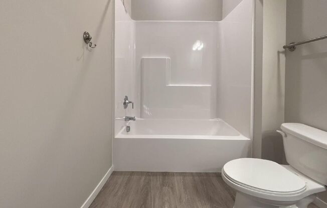 Studio, 1 bath, 516 sqft, $1,350, Unit 4 - 111