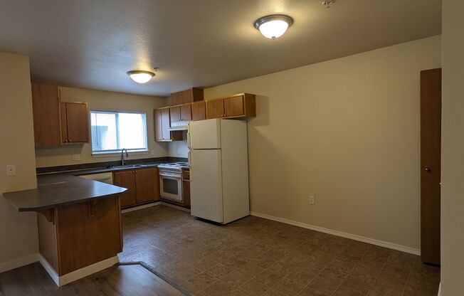 2 beds, 2 baths, 994 sqft, $1,445, Unit E106