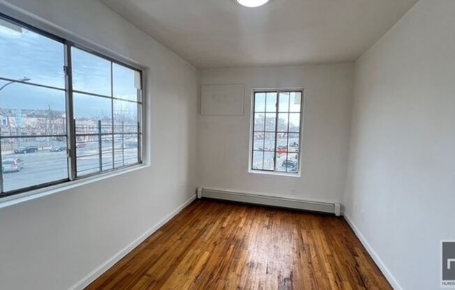 3 beds, 1 bath, $3,454, Unit 3