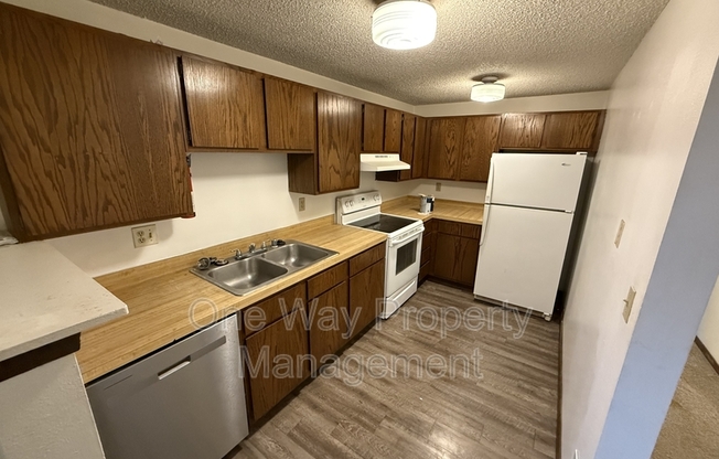 2511 W 27 ST