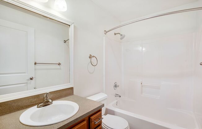 2 beds, 2 baths, 830 sqft, $2,295