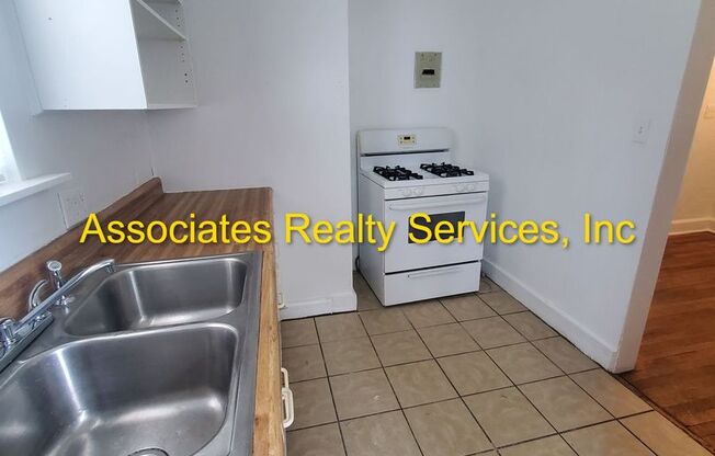 3 beds, 1 bath, $1,245