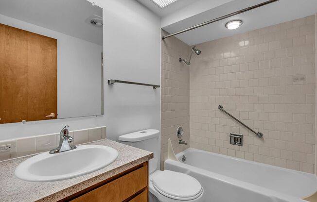 1 bed, 1 bath, 672 sqft, $1,450, Unit 1003