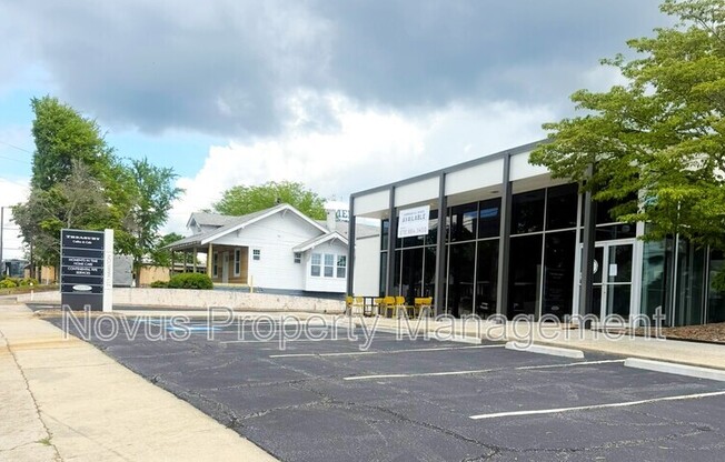 211 HAMILTON AVE