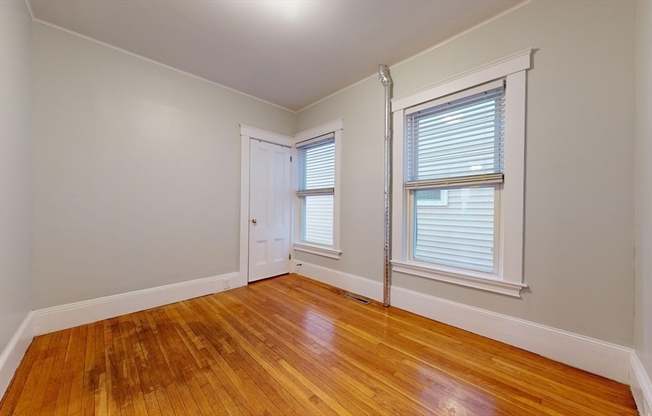 2 beds, 1 bath, $2,400, Unit 1