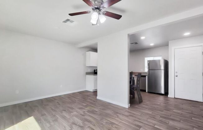 2 beds, 1 bath, $1,595