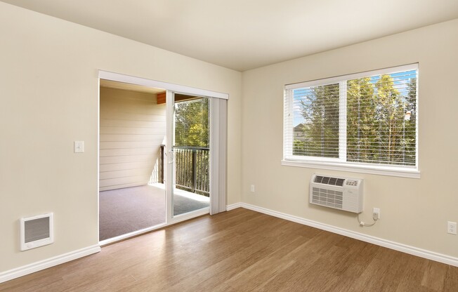 3 beds, 2 baths, 1,184 sqft, $2,100, Unit 8881-203