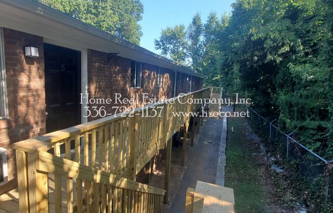 2 beds, 1 bath, $795, Unit 1