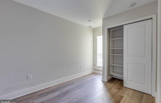 1535 N 6 ST