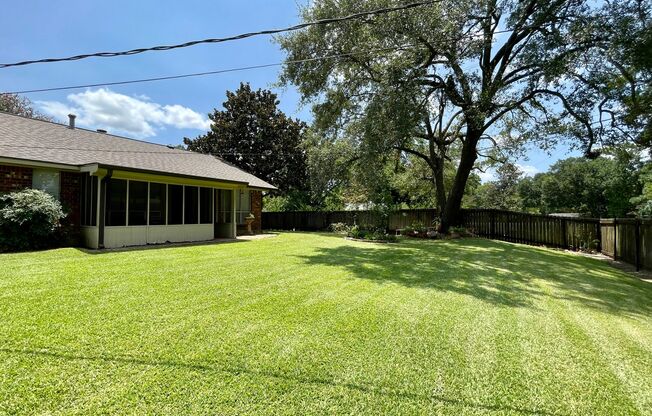 Gorgeous Three Bedroom Home In A Wonderful Location Near Jefferson Hwy.