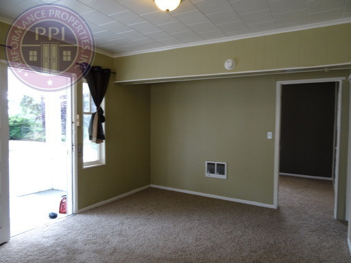 2 beds, 1 bath, $1,890