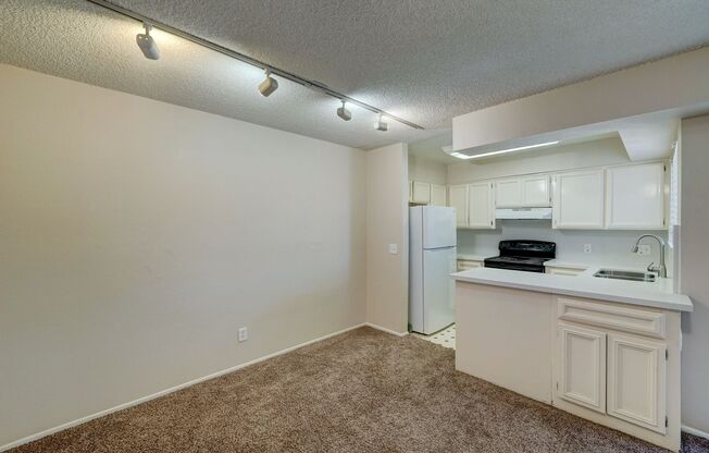 2 beds, 2 baths, $1,350, Unit # 2B