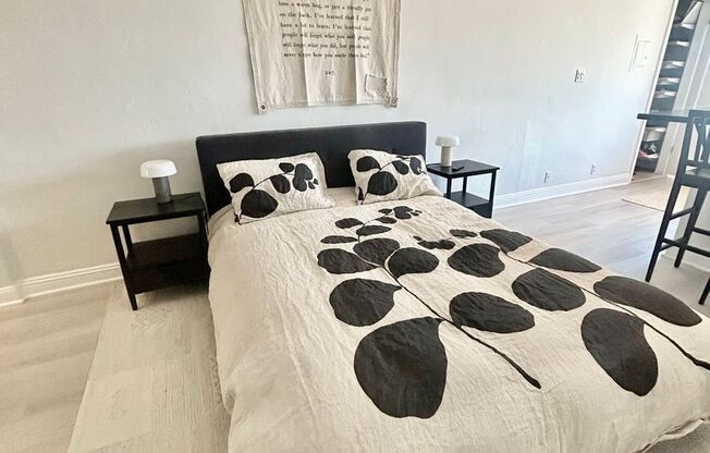 Charming Furnished Marina Studio