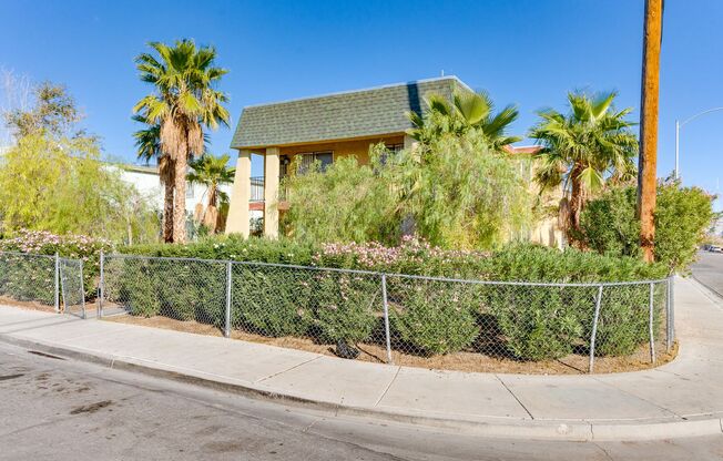 HOUSING CHOICE VOUCHER APPROVED! Modern Comfort in a Charming 2-Bed, 2-Bath Upstairs Unit!