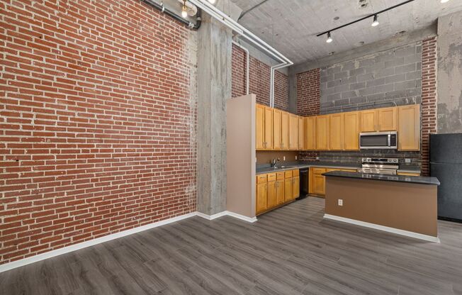 Urban Industrial Condo, Professionally Managed