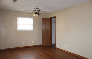 3 beds, 2 baths, $1,325